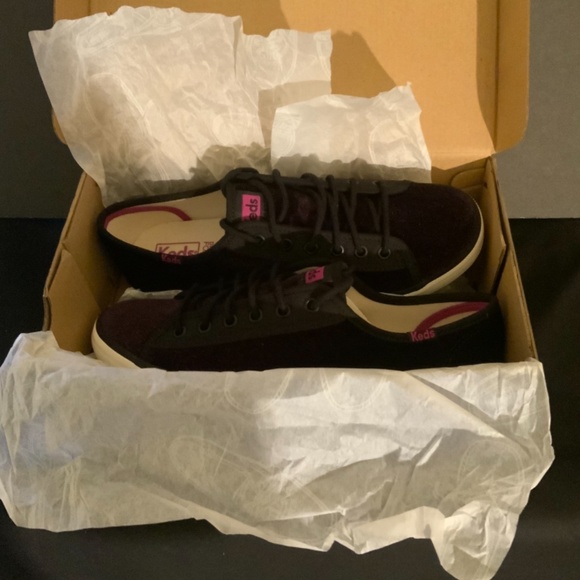 Keds 7.5 Purple & Black Velvet Shimmer - Picture 2 of 4